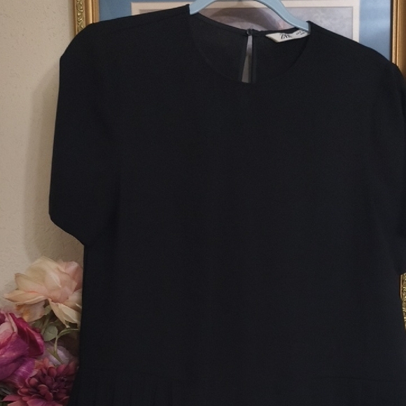 Zara Classic Black Top - Picture 4 of 14